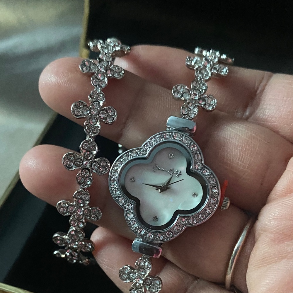 Jessica cavlyle Silver Crystal Women's Watch and Bracelet Set